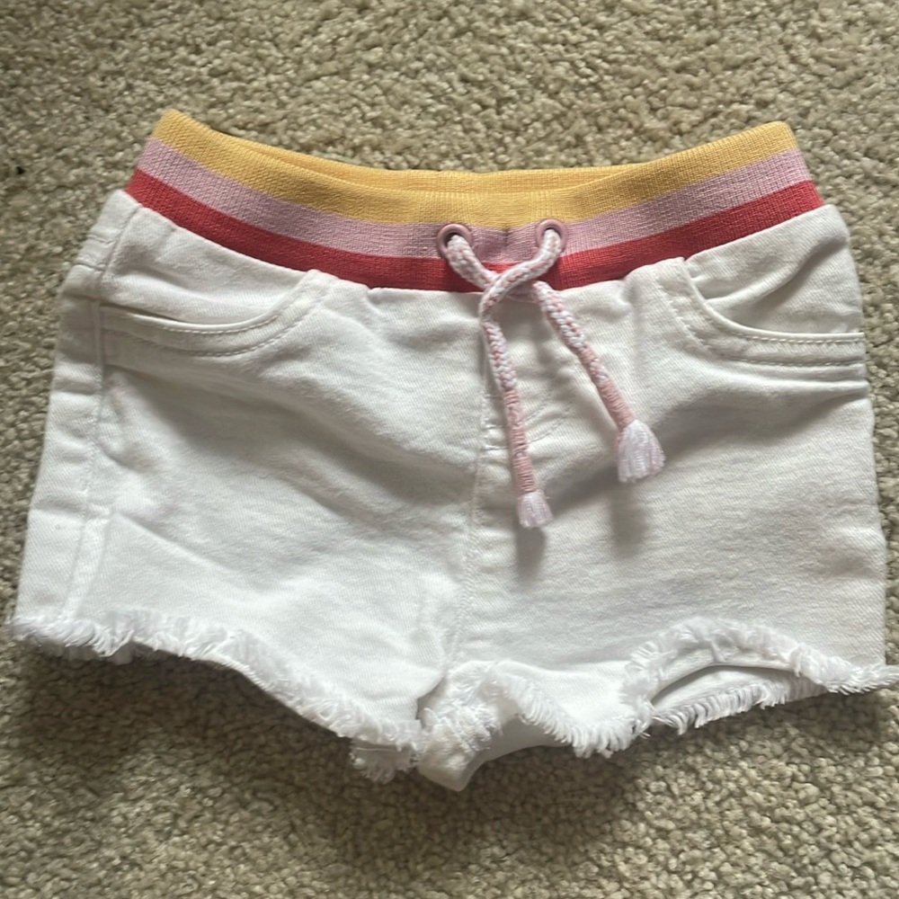 Baby shorts, adorable white shorts, size 6-9m, elastic waistband easy for babies